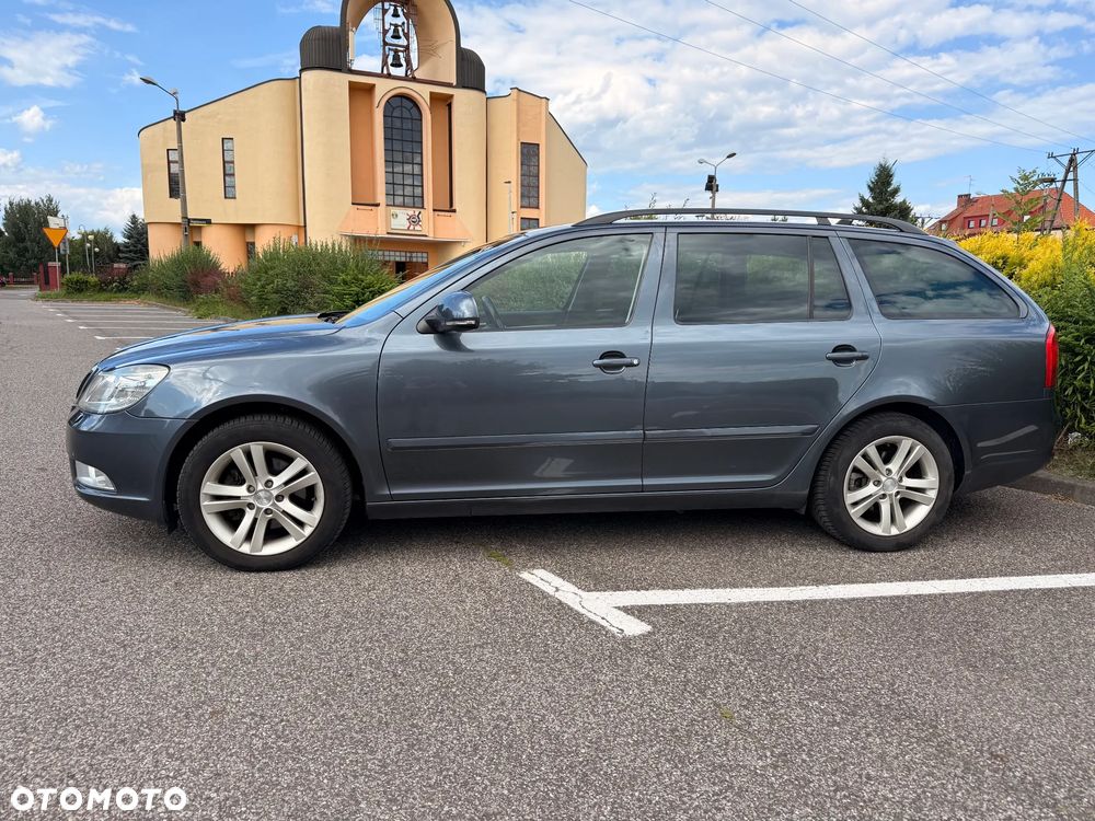 Skoda Octavia 2.0 TDI DPF DSG Ambiente - 2