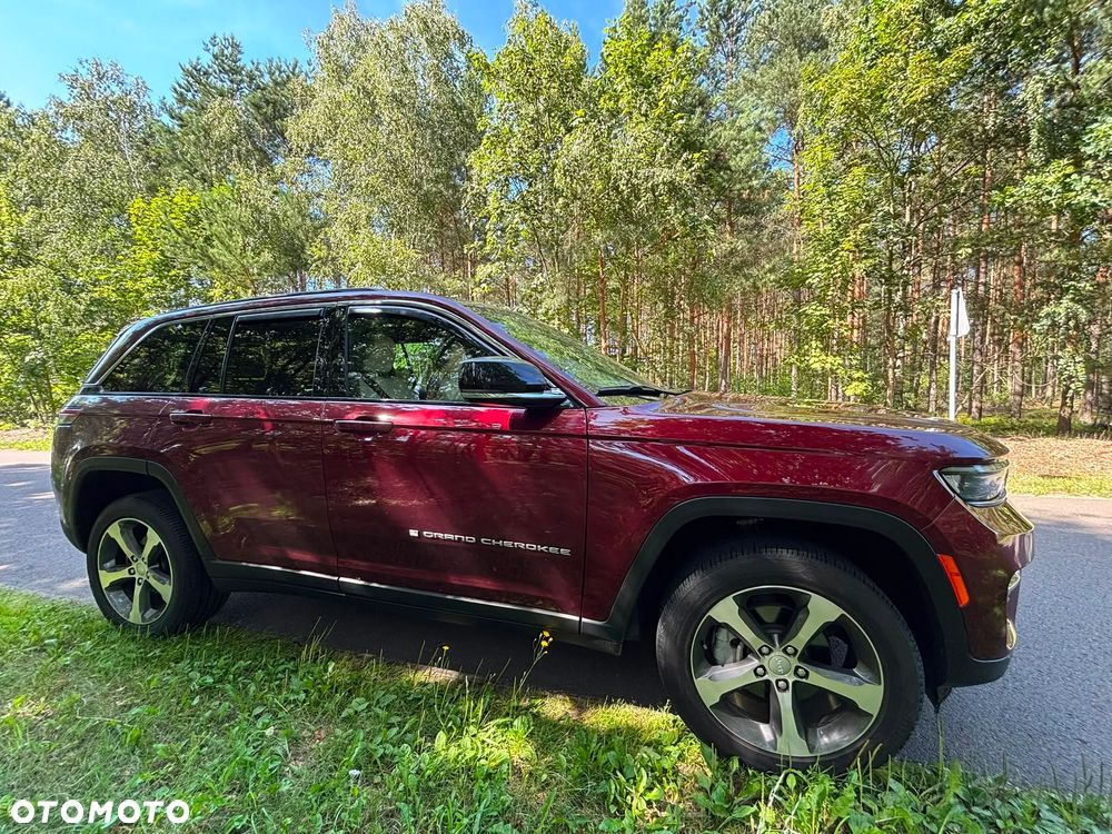Jeep Grand Cherokee - 35