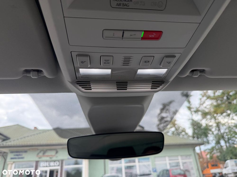 Volkswagen Multivan - 23