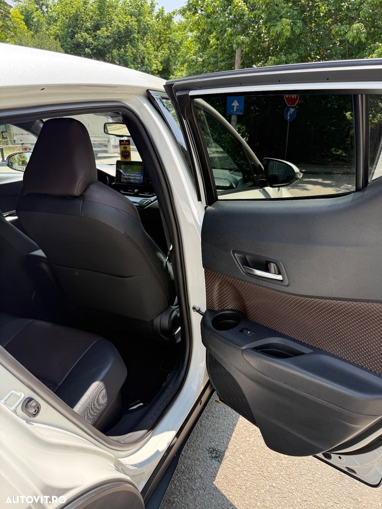 Toyota C-HR 1.8 HSD 4x2 CVT C-enter - 12