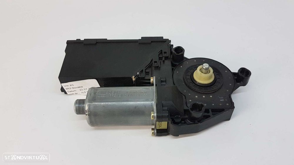 MOTOR ELEVADOR TRASEIRO ESQUERDO VOLKSWAGEN TOUAREG (7LA) TDI V10 - 2