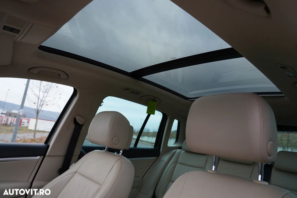 Volkswagen Tiguan 2.0 TDI 4Motion DSG Sport & Style - 9