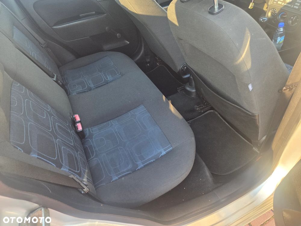 Ford Fiesta 1.4 TDCI - 10