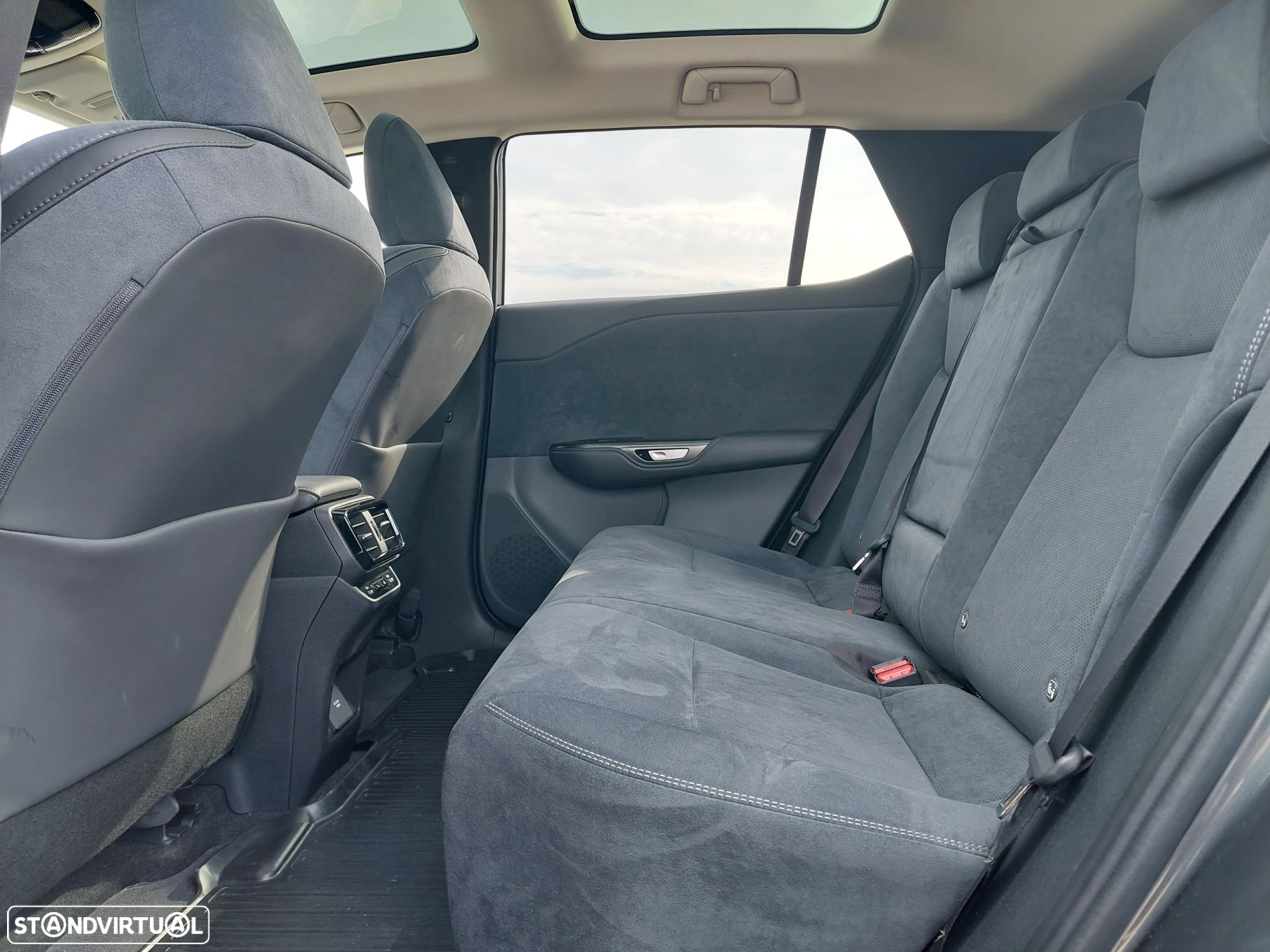 Lexus RZ 450e Luxury - 10