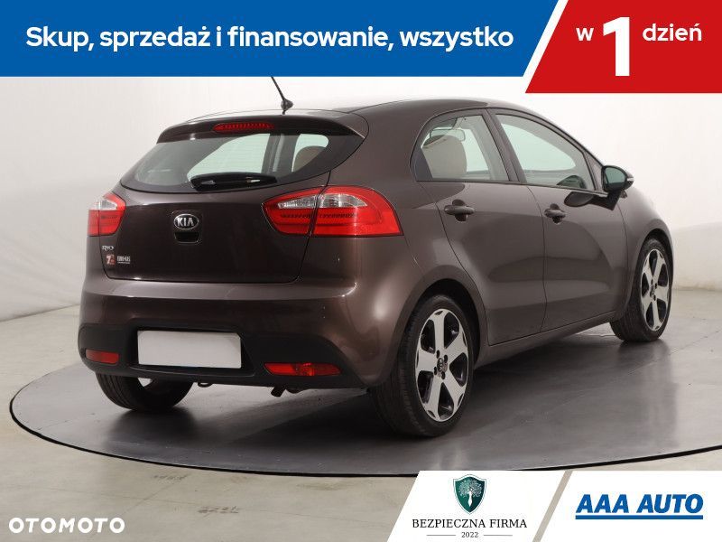 Kia Rio - 7