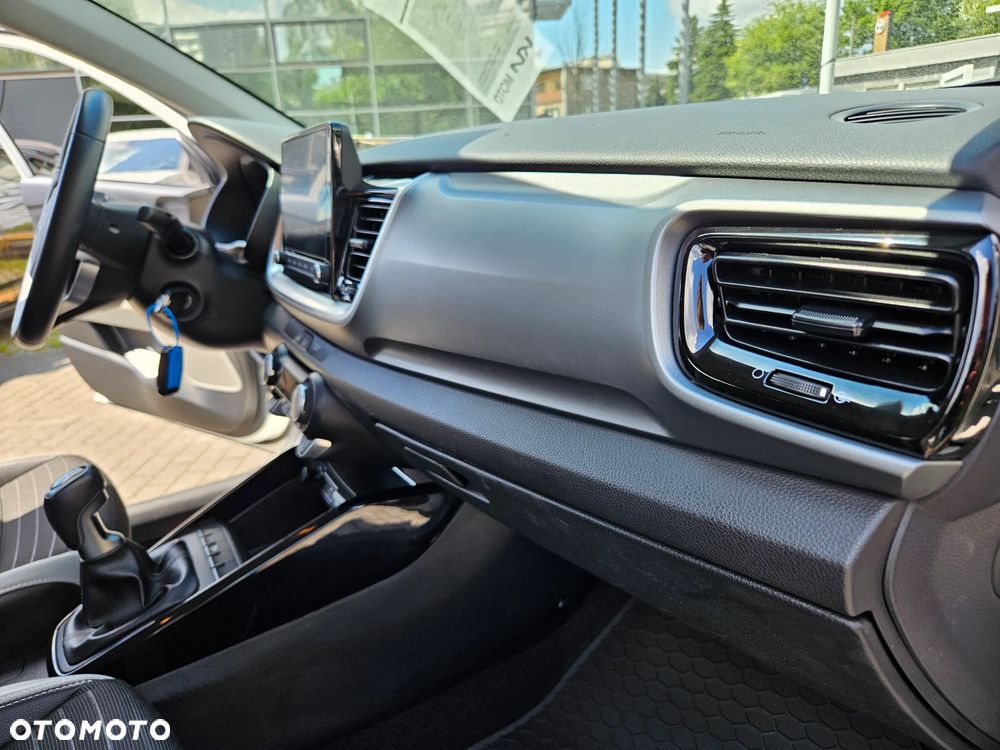 Kia Stonic 1.0 T-GDI L - 28