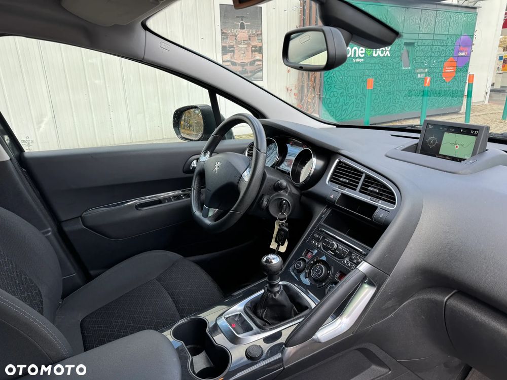 Peugeot 3008 1.2 PureTech Allure S&S - 10