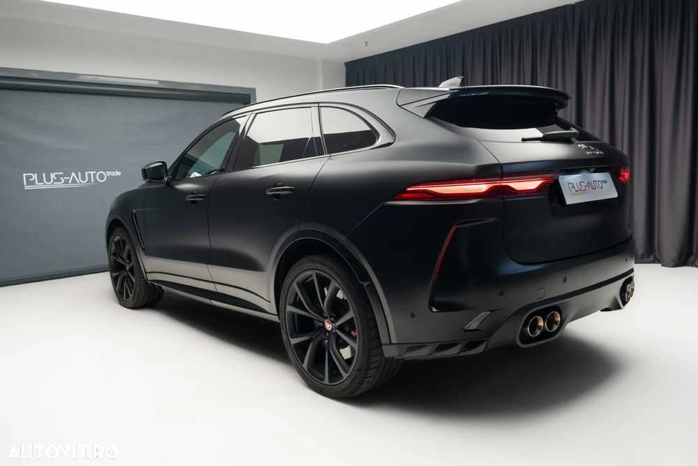 Jaguar F-Pace P550 AWD SVR - 4