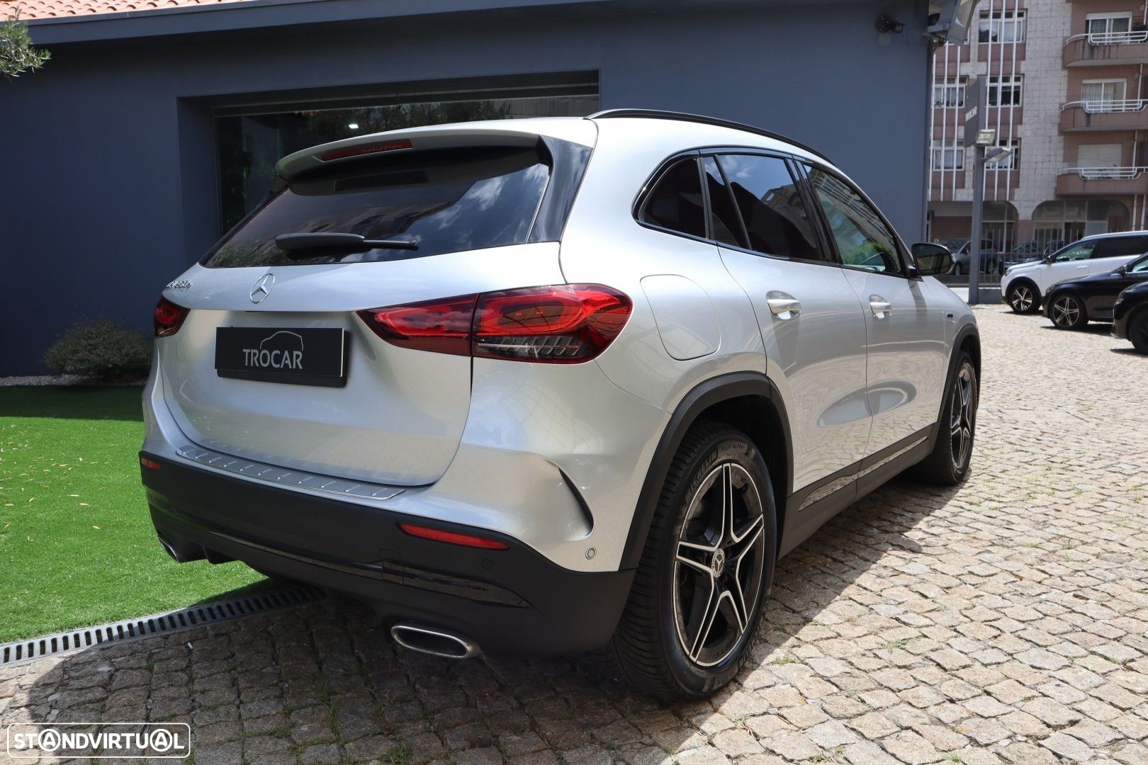 Mercedes-Benz GLA 250 e AMG Line - 13