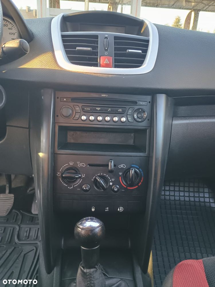 Peugeot 207 1.4 - 24