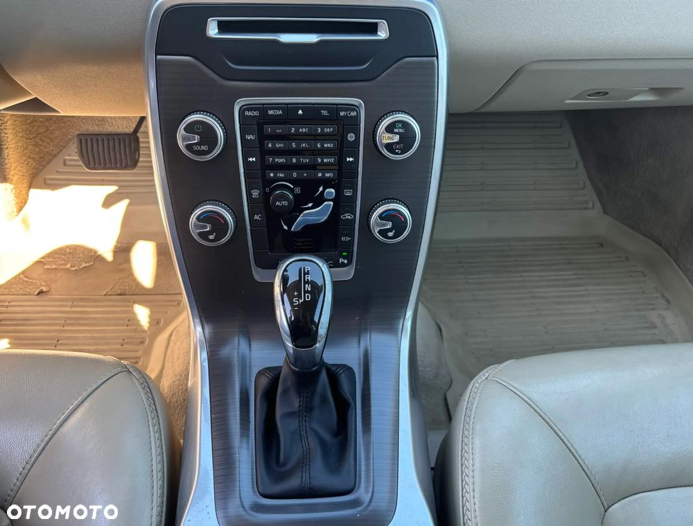 Volvo XC 70 D4 Drive-E Summum - 20