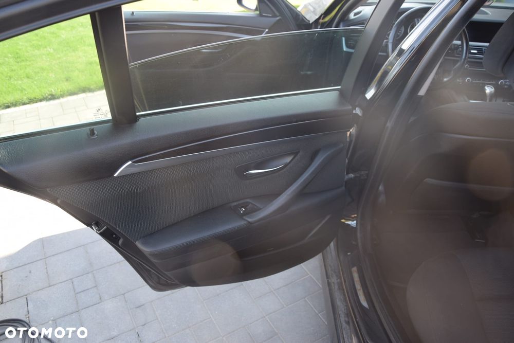 BMW Seria 5 520d - 10