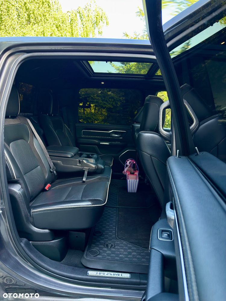 RAM 1500 Crew Cab Shortbed Laramie - 17