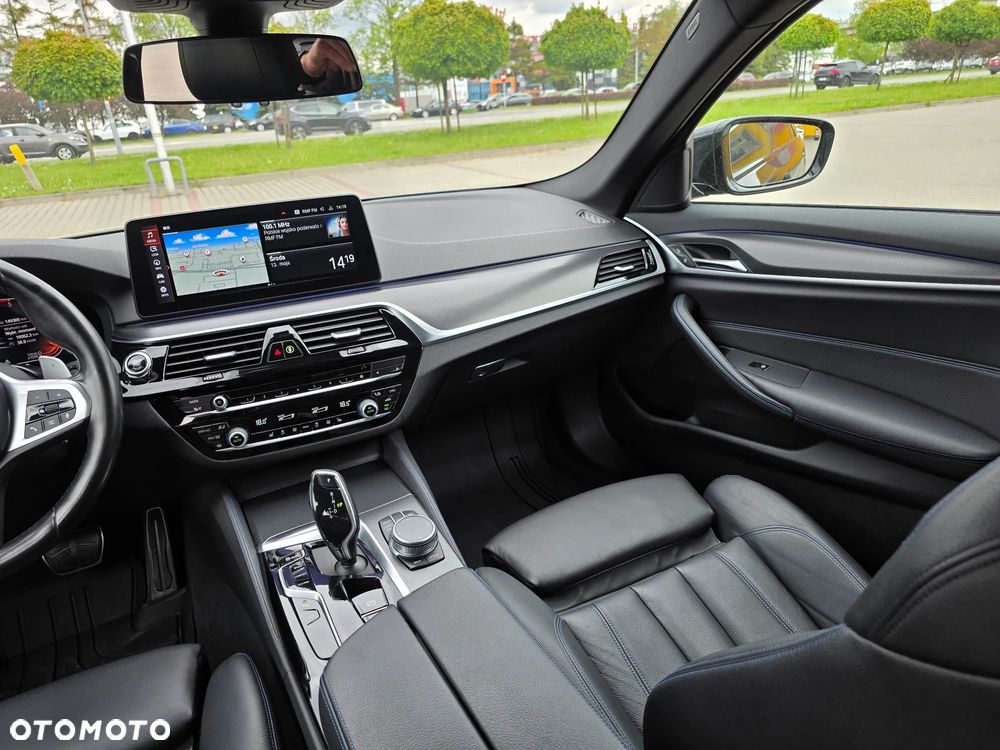 BMW Seria 5 518d M Sport sport - 36
