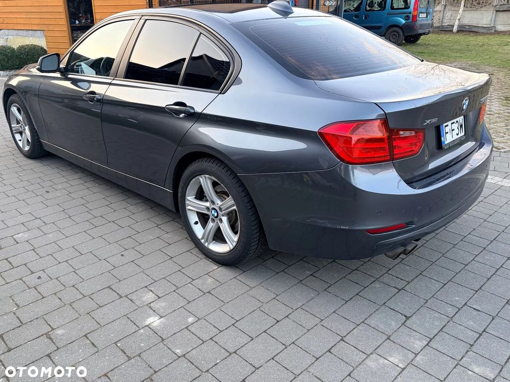 BMW Seria 3 328i xDrive Luxury Line - 5
