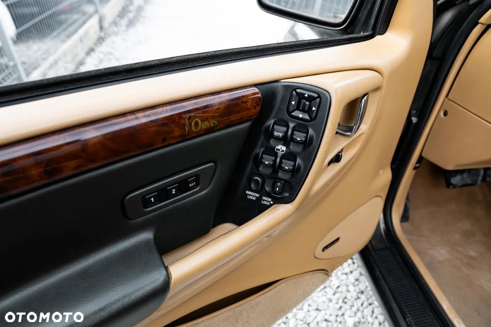 Jeep Grand Cherokee - 18