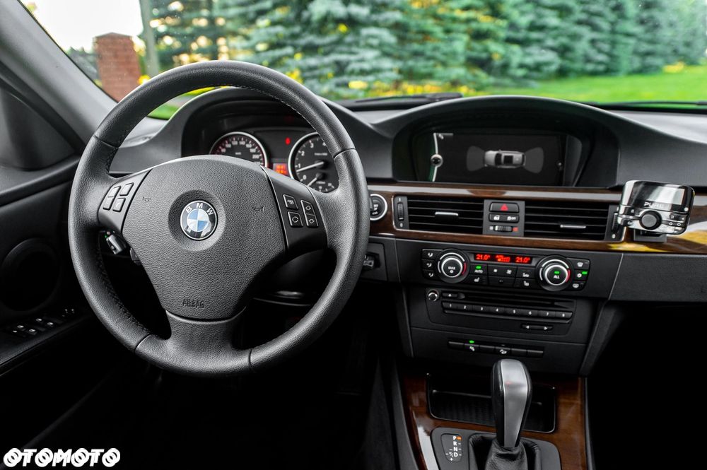 BMW Seria 3 325i xDrive Edition Exclusive - 19