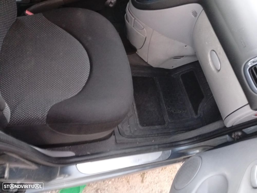 Citroën C4 Picasso 1.6 HDi - 1