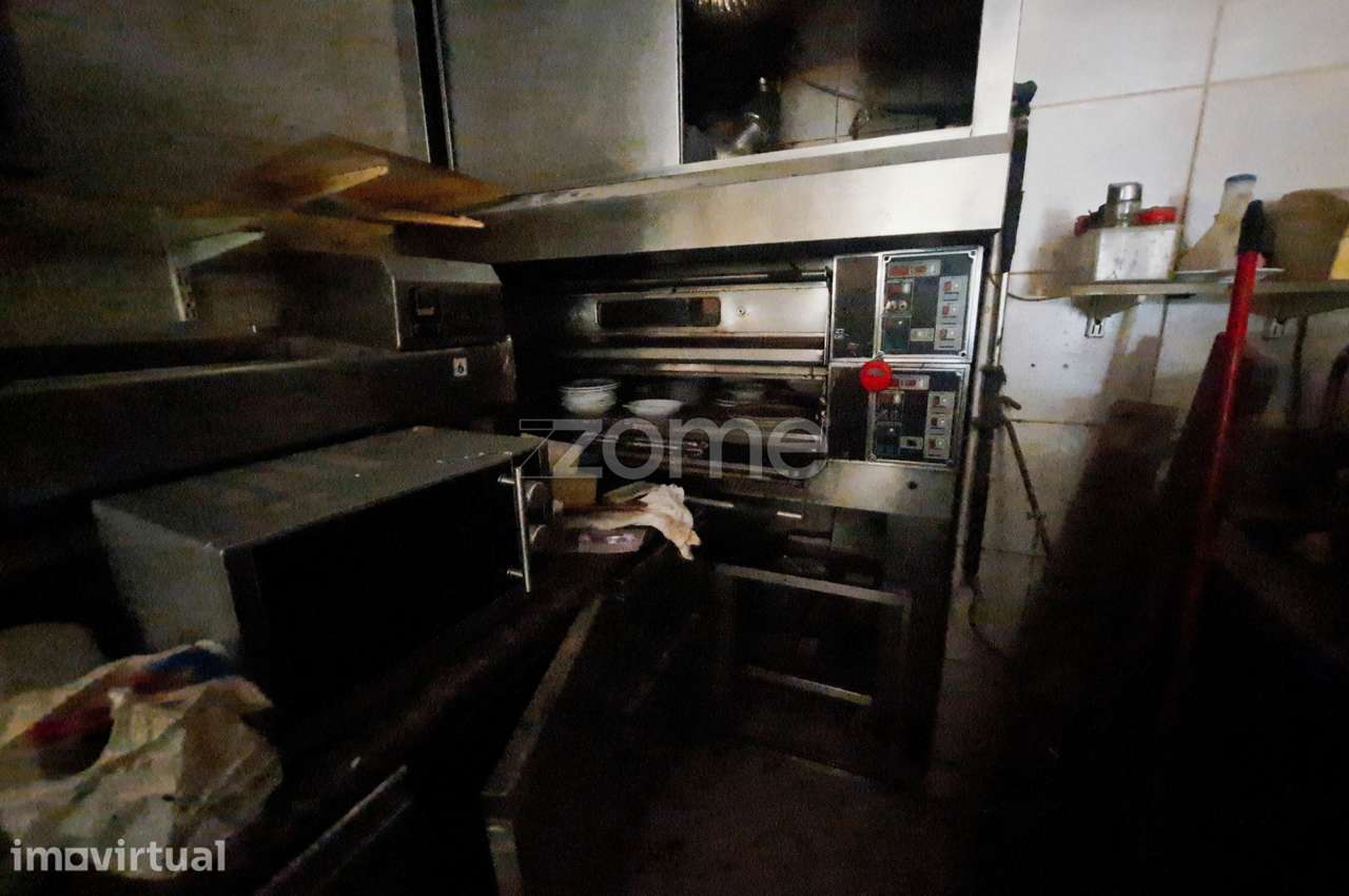 Loja com saída de fumos Av Sacadura Cabral - Areeiro - Grande imagem: 5/15