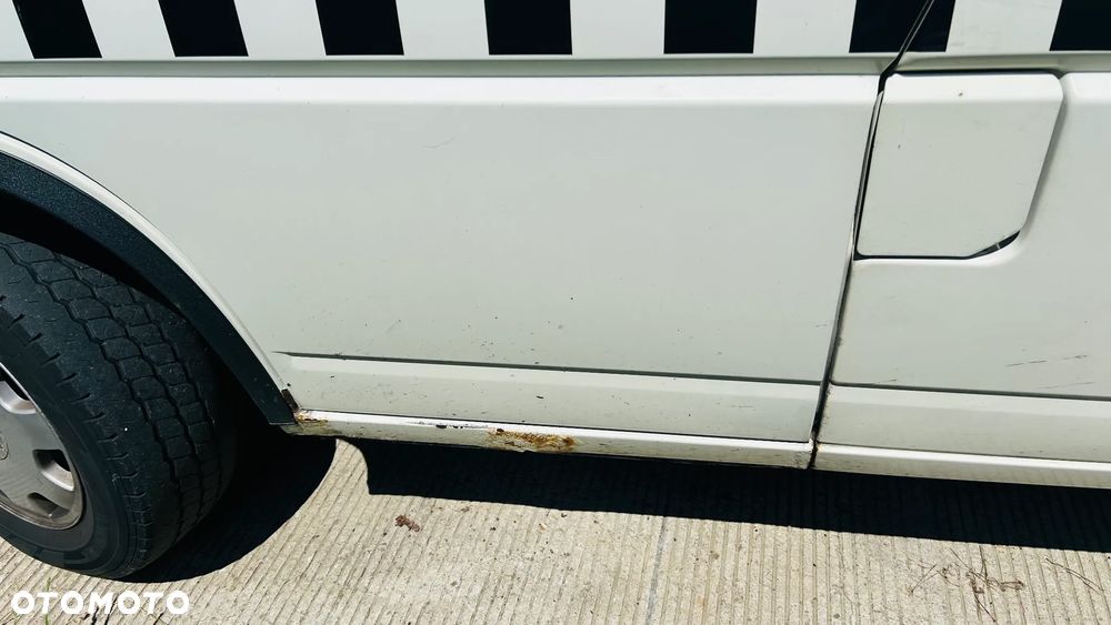 Volkswagen Multivan - 13