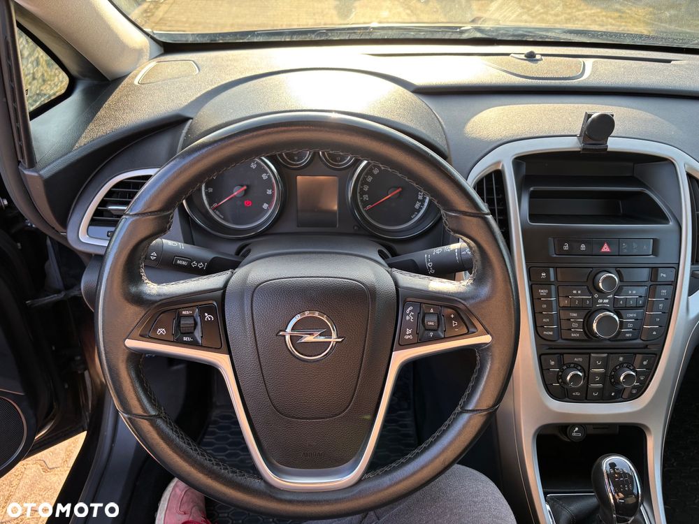 Opel Astra 1.4 T Enjoy - 9