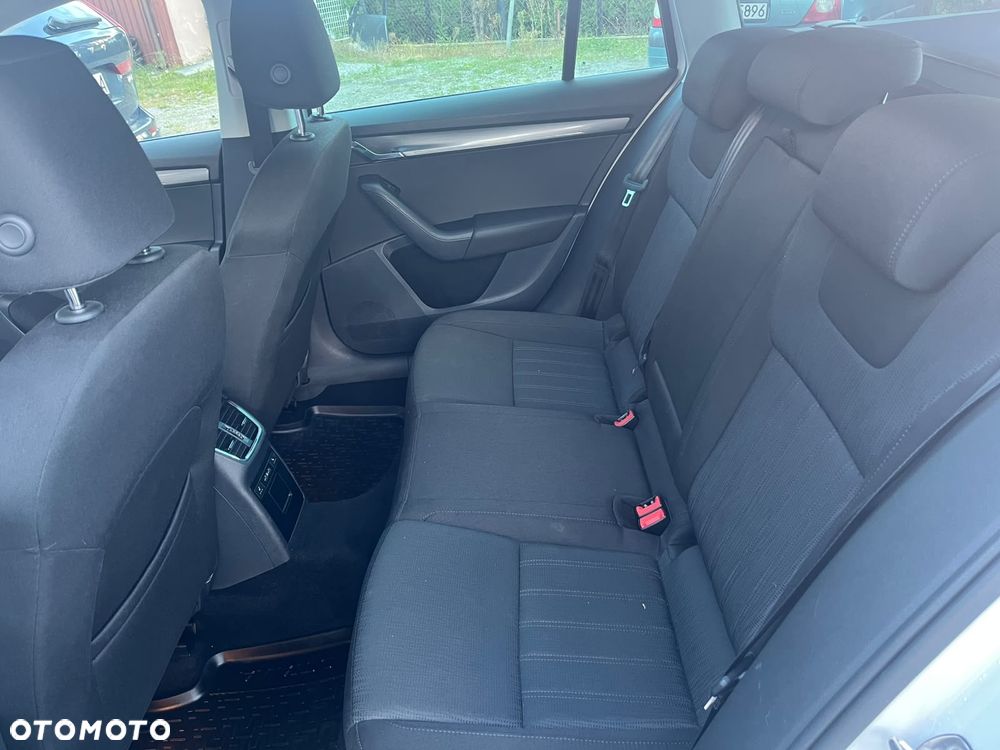 Skoda Octavia 1.0 TSI Ambition DSG - 12