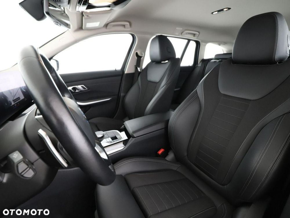 BMW Seria 3 330e PHEV - 14