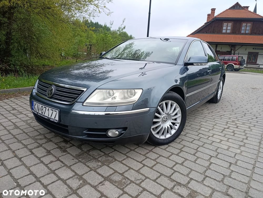 Volkswagen Phaeton - 1