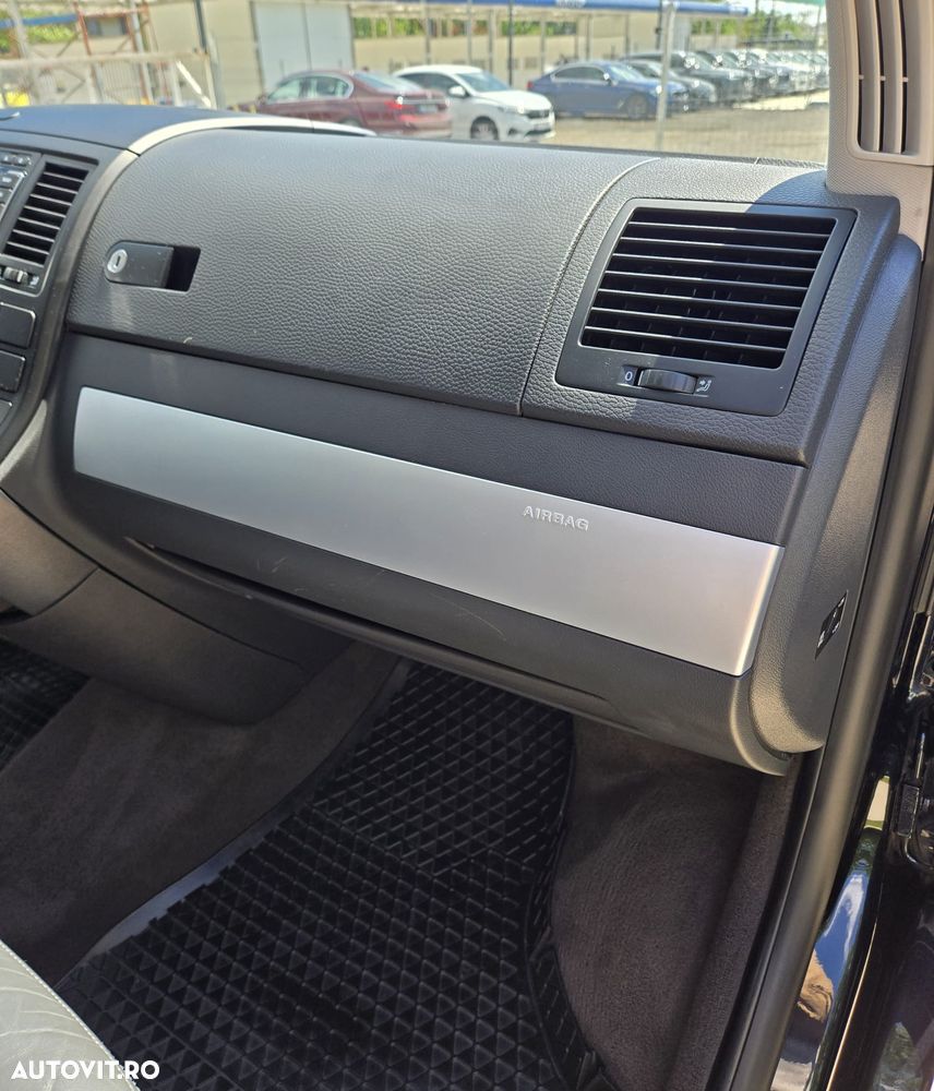 Volkswagen Multivan - 20