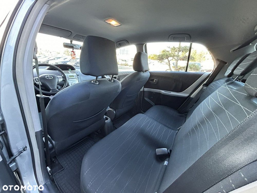 Toyota Yaris - 7