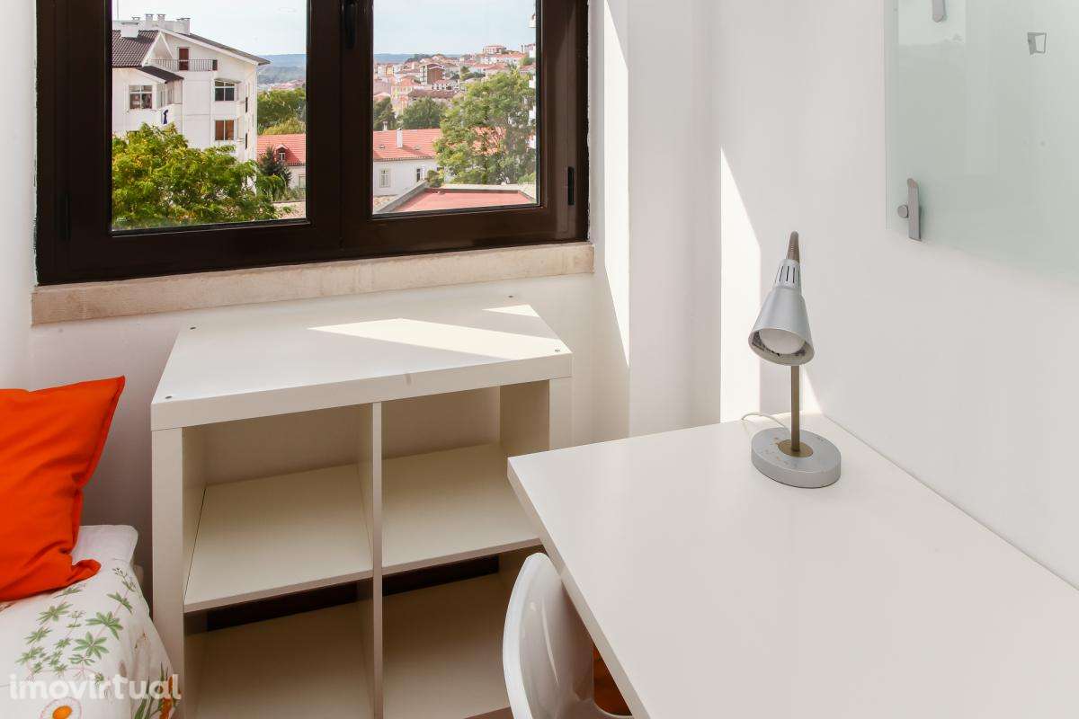 Quarto - localizado em Cidral Coimbra - Grande imagem: 4/18