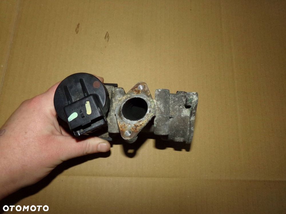 ZAWÓR EGR 9645689680 PEUGEOT 407 CITROEN 2.0 HDI - 3