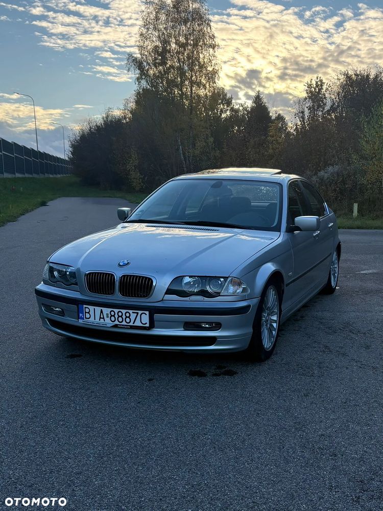 BMW Seria 3 323i - 10