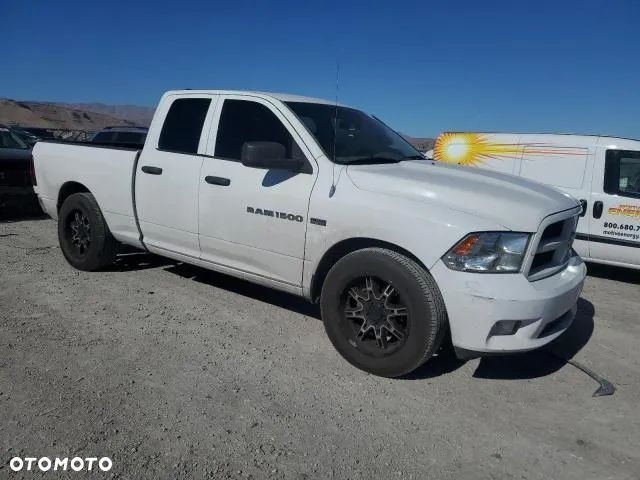 Dodge RAM 1500 5.7 4x4 - 14