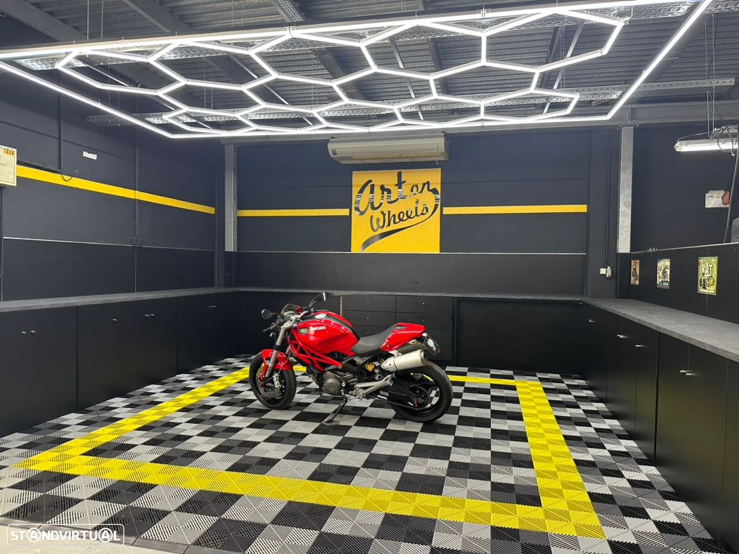 Ducati Monster 696 - 13