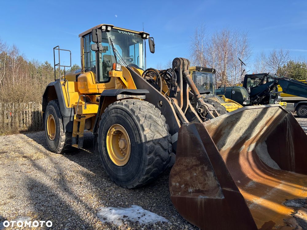 Volvo VOLVO L150G rok 2011,waga 26ton, łyżka 4,5m3 opony MICHELIN 70%, bdb