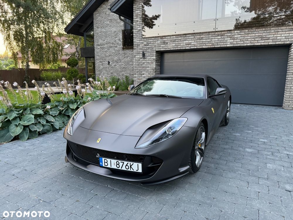 Ferrari 812 Superfast - 7