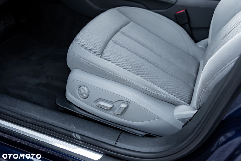 Audi A4 Avant 40 TDI quattro S tronic - 18