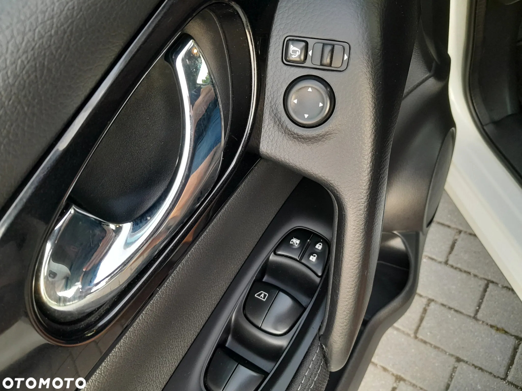 Nissan Qashqai - 12