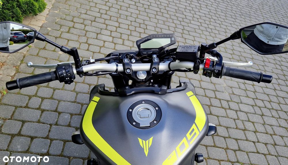 Yamaha MT - 8