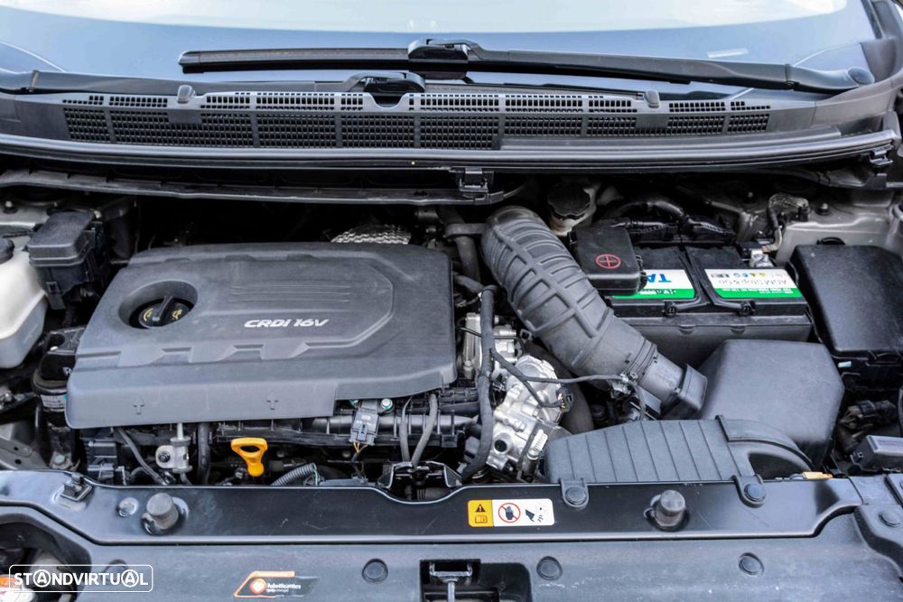 Kia Carens 1.7 CRDi ISG EX - 36