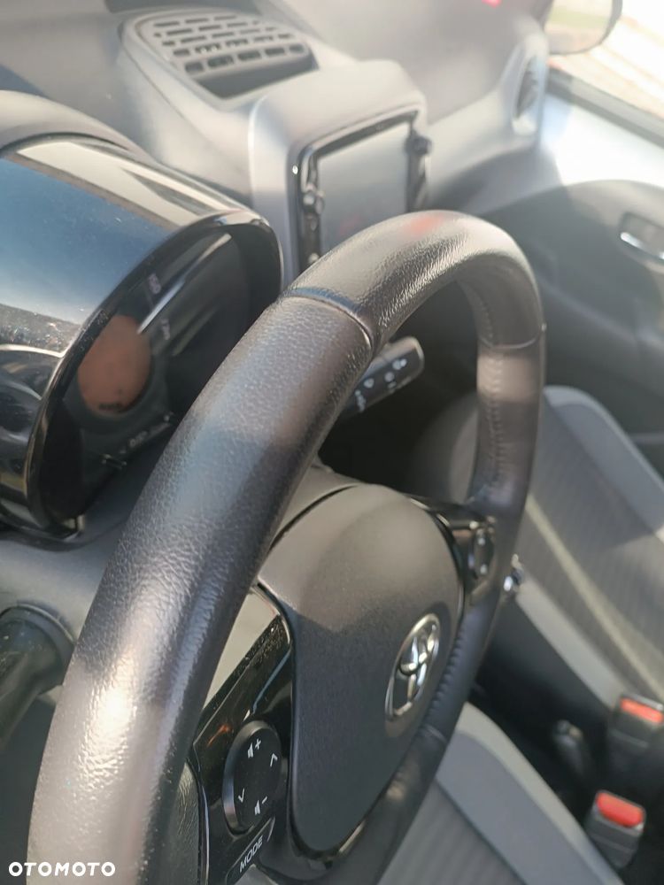 Toyota Aygo x-play - 9