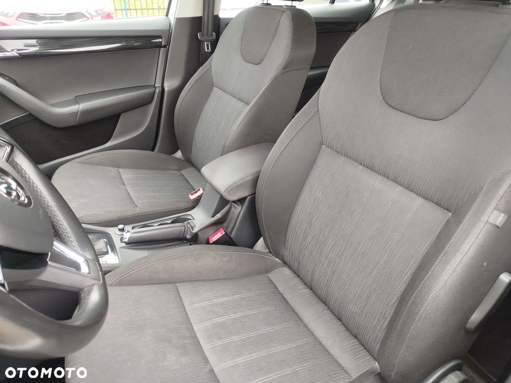 Skoda Octavia 2.0 TDI SCR Style DSG - 8