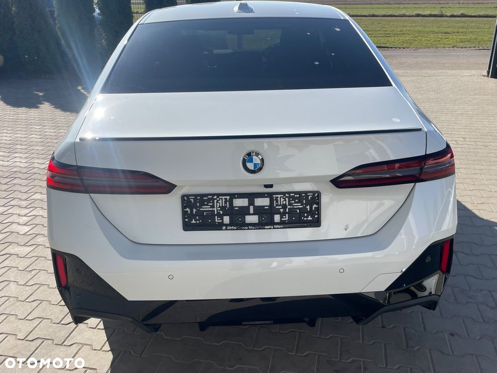 BMW Seria 5 520d xDrive - 9