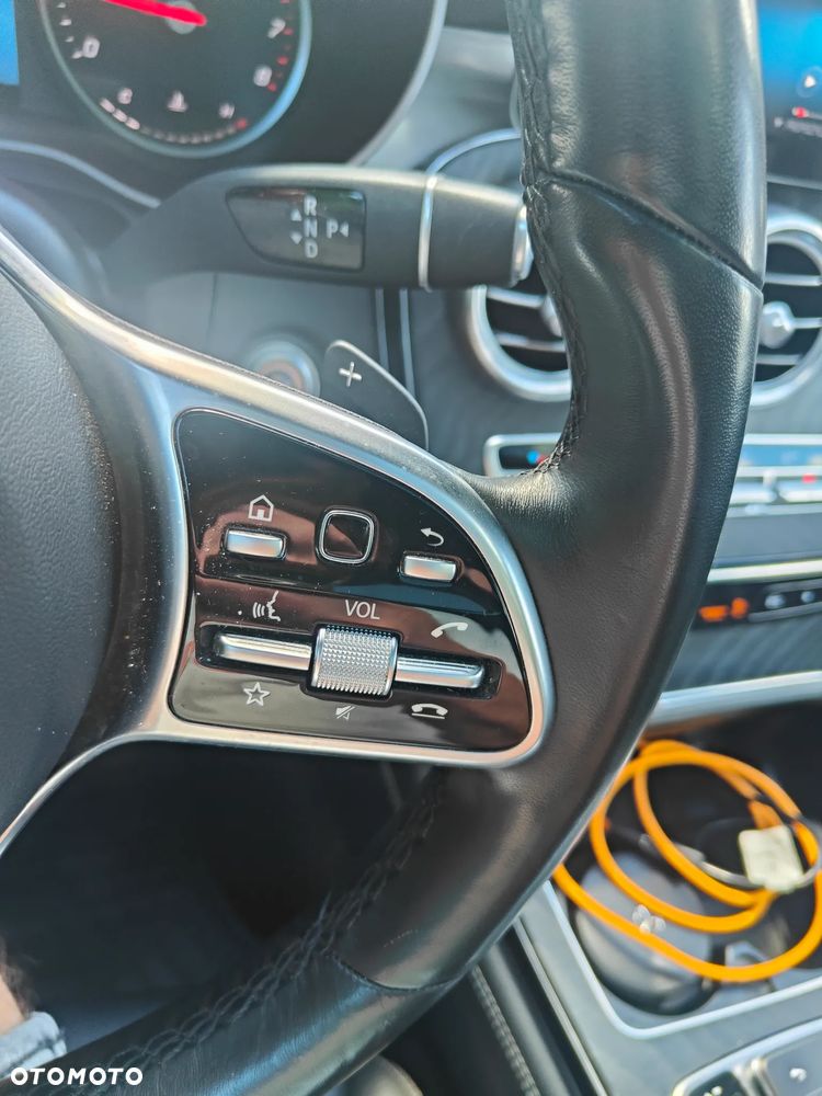 Mercedes-Benz GLC 300 4Matic 9G-TRONIC AMG Line - 18