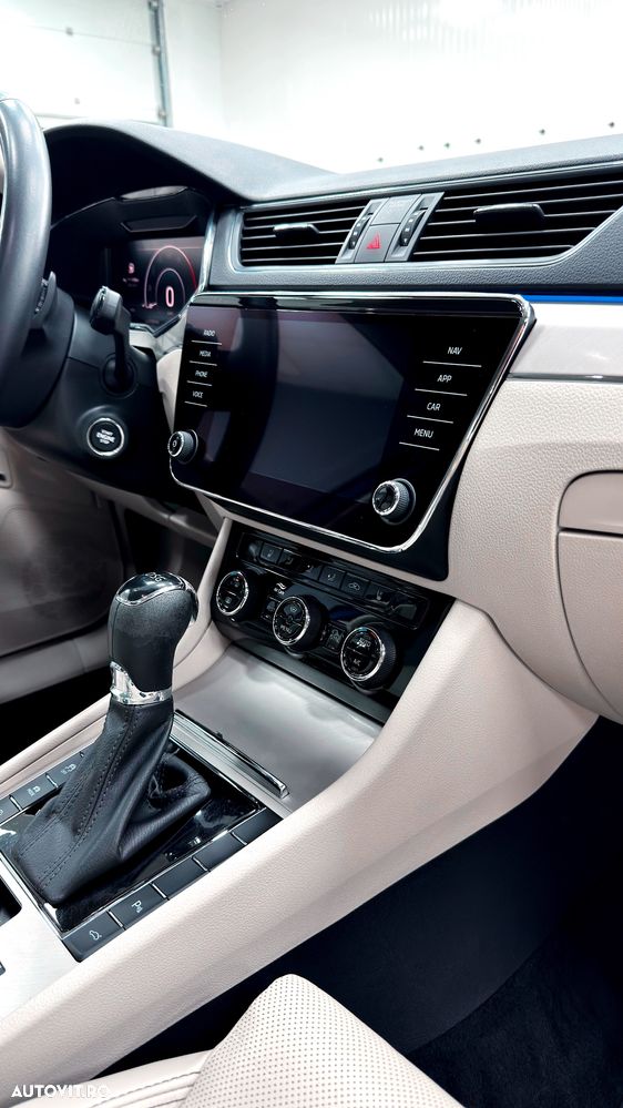 Skoda Superb 2.0 TDI 4X4 DSG Laurin & Klement - 12