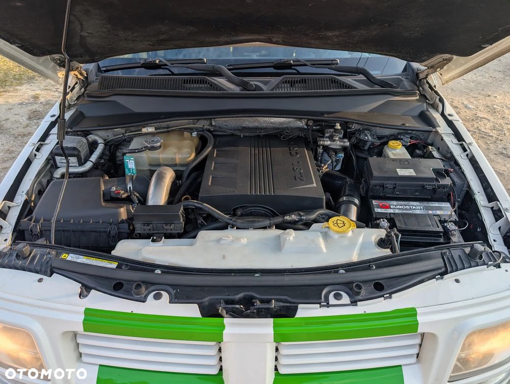 Dodge Nitro - 25
