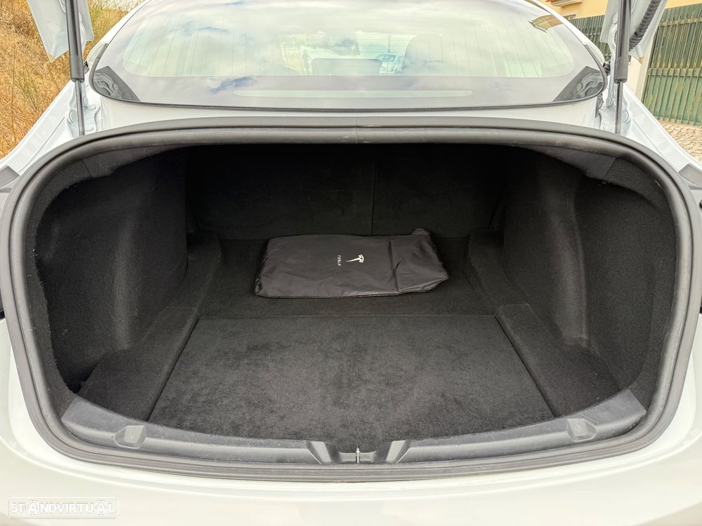 Tesla Model 3 AWD Dual Motor Performance — fotografia 9