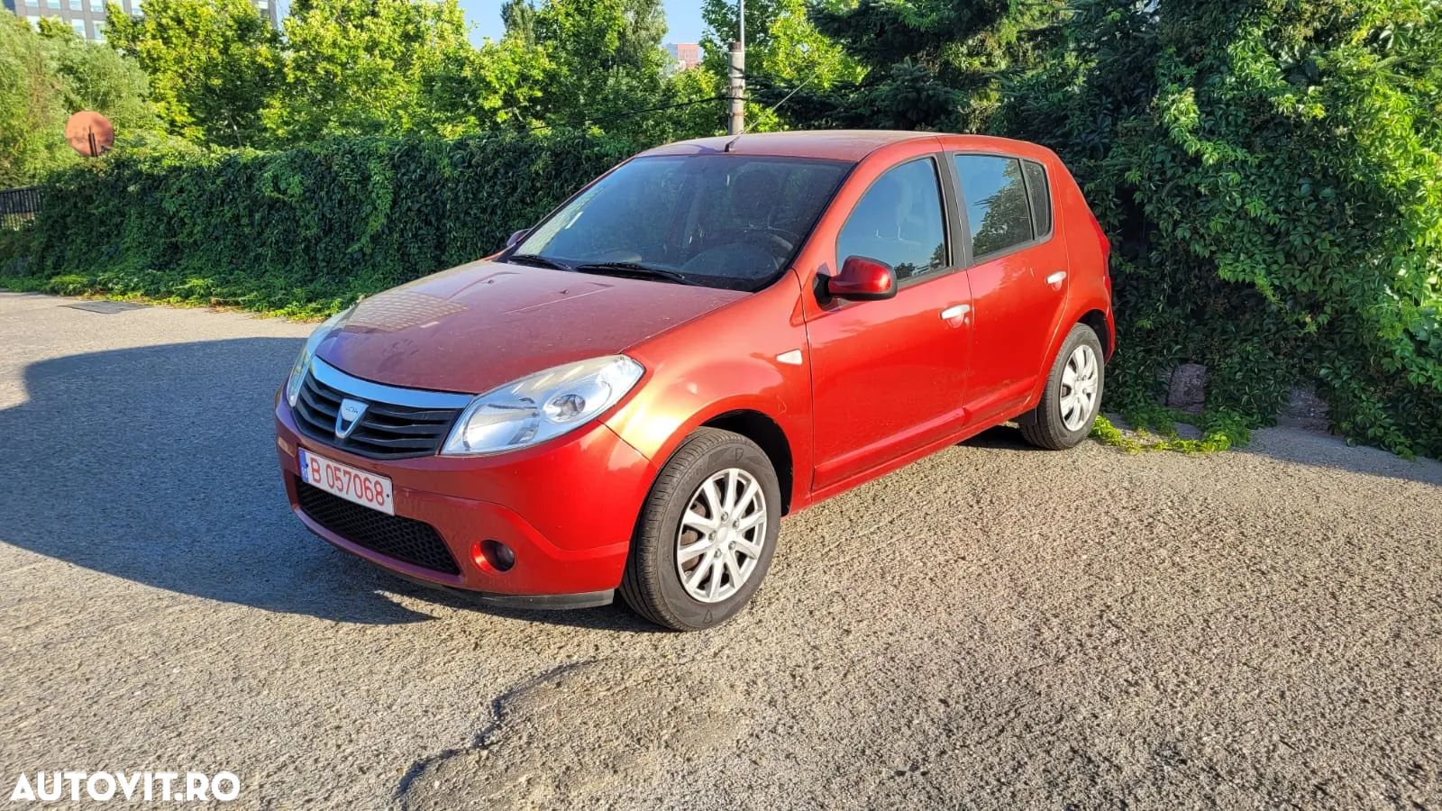 Dacia Sandero 1.2 16V 75 Ambiance - 1