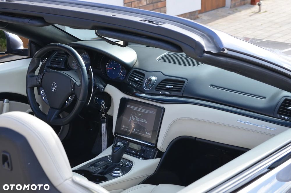 Maserati GranCabrio Sport - 16